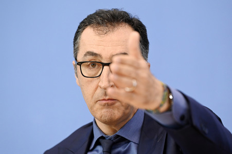 Bundespressekonferenz Cannabis-Gesetzespläne in Berlin