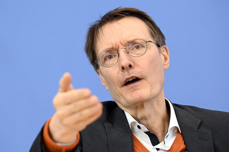 Bundespressekonferenz Cannabis-Gesetzespläne in Berlin