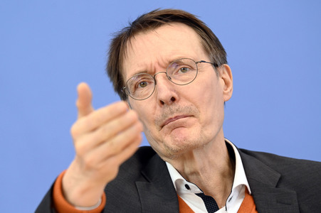 Bundespressekonferenz Cannabis-Gesetzespläne in Berlin