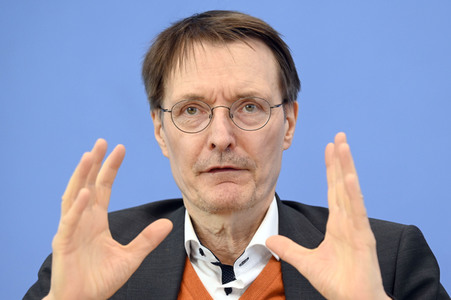 Bundespressekonferenz Cannabis-Gesetzespläne in Berlin