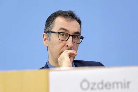Bundespressekonferenz Cannabis-Gesetzespläne in Berlin