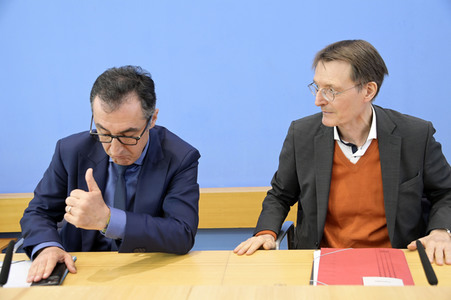 Bundespressekonferenz Cannabis-Gesetzespläne in Berlin