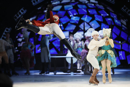 Eisrevue-Premiere 'Holiday on Ice - A New Day' in Erfurt