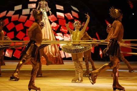 Eisrevue-Premiere 'Holiday on Ice - A New Day' in Erfurt
