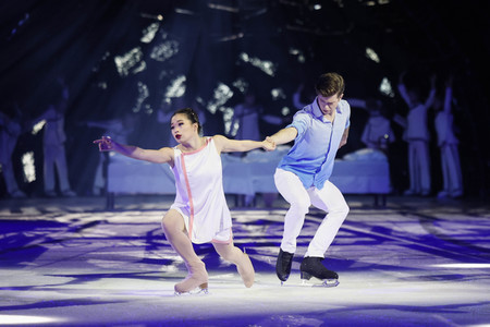 Eisrevue-Premiere 'Holiday on Ice - A New Day' in Erfurt