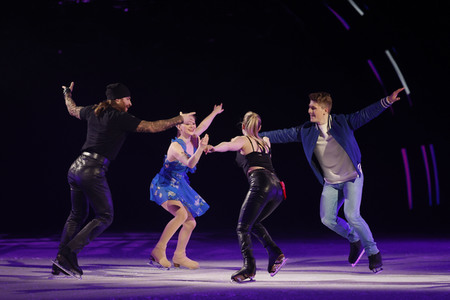 Eisrevue-Premiere 'Holiday on Ice - A New Day' in Erfurt