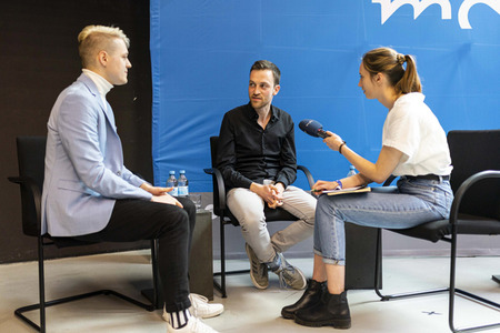 Premiere 'Irgendwas mit Medien' in Weimar
