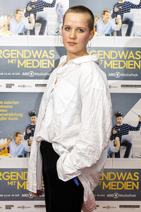 Premiere 'Irgendwas mit Medien' in Weimar