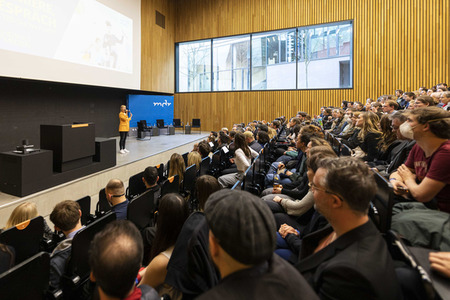 Premiere 'Irgendwas mit Medien' in Weimar