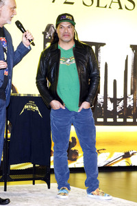 Autogrammstunde von Robert Trujillo in Berlin