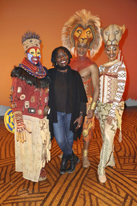 Besuch von Auma Obama beim Musical 'Der König der Löwen' in Hamburg