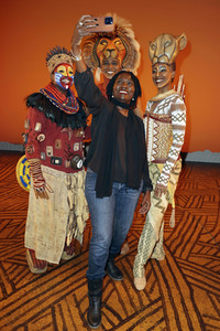 Besuch von Auma Obama beim Musical 'Der König der Löwen' in Hamburg
