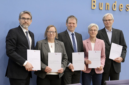 Bundespressekonferenz Prüfbericht zur Berechnung der deutschen Treibhausgasemissionen in Berlin