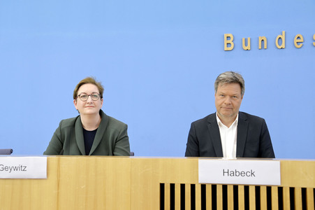 Bundespressekonferenz Novelle des Gebäudeenergiegesetzes und das neue Förderkonzept erneuerbares Heizen in Berlin
