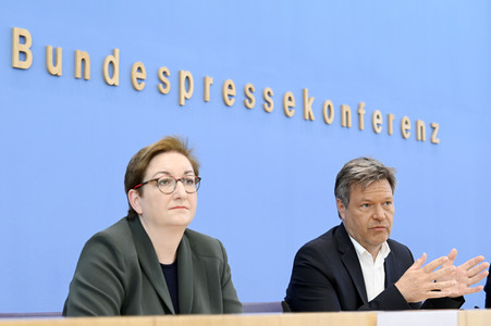 Bundespressekonferenz Novelle des Gebäudeenergiegesetzes und das neue Förderkonzept erneuerbares Heizen in Berlin