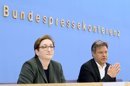 Bundespressekonferenz Novelle des Gebäudeenergiegesetzes und das neue Förderkonzept erneuerbares Heizen in Berlin