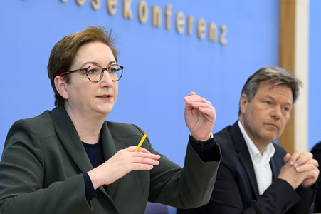 Bundespressekonferenz Novelle des Gebäudeenergiegesetzes und das neue Förderkonzept erneuerbares Heizen in Berlin