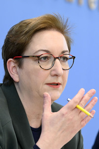 Bundespressekonferenz Novelle des Gebäudeenergiegesetzes und das neue Förderkonzept erneuerbares Heizen in Berlin