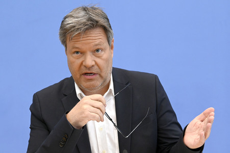 Bundespressekonferenz Novelle des Gebäudeenergiegesetzes und das neue Förderkonzept erneuerbares Heizen in Berlin