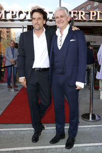 Theaterpremiere 'Stolz und Vorurteil *oder so' in Berlin