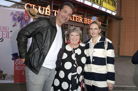 Theaterpremiere 'Stolz und Vorurteil *oder so' in Berlin