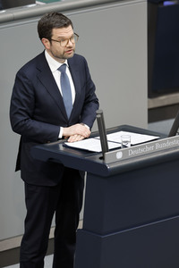 100. Sitzung des Deutschen Bundestages in Berlin