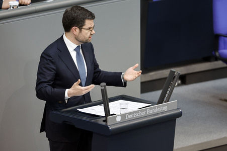 100. Sitzung des Deutschen Bundestages in Berlin