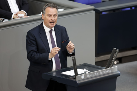 100. Sitzung des Deutschen Bundestages in Berlin