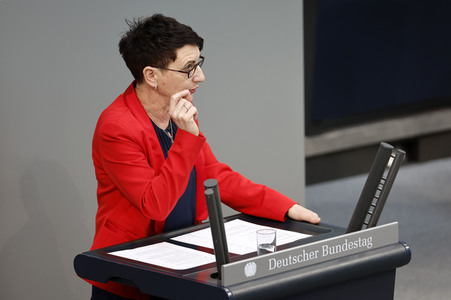 100. Sitzung des Deutschen Bundestages in Berlin