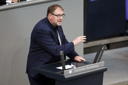 100. Sitzung des Deutschen Bundestages in Berlin