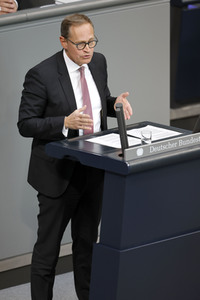 100. Sitzung des Deutschen Bundestages in Berlin