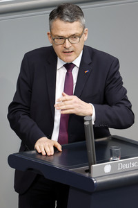 100. Sitzung des Deutschen Bundestages in Berlin