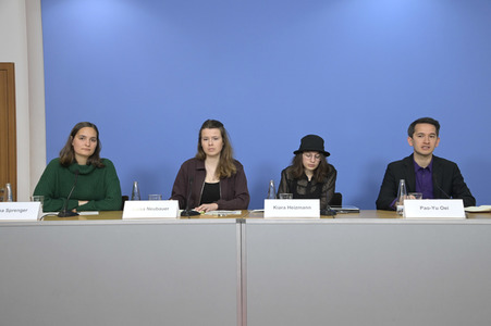 Pressekonferenz von FFF und dem DIW in Berlin
