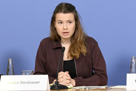 Pressekonferenz von FFF und dem DIW in Berlin