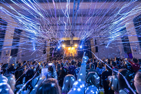Party mit Gestört aber Geil
