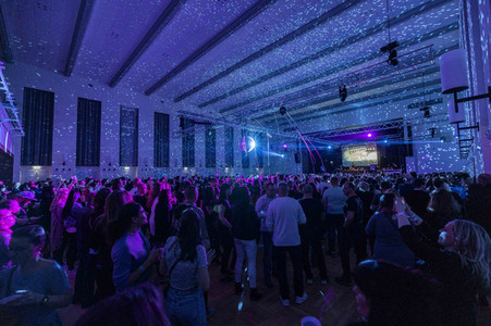 Party mit Gestört aber Geil
