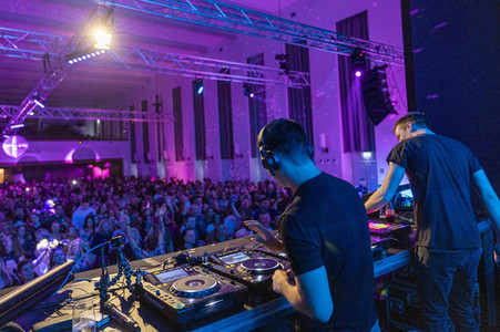 Party mit Gestört aber Geil