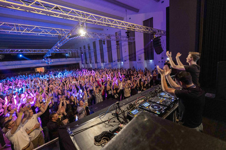 Party mit Gestört aber Geil