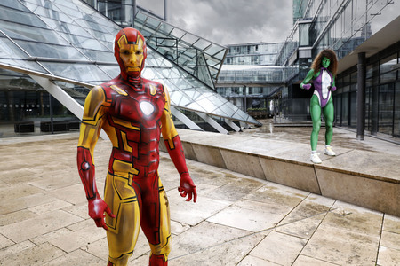 GEEK ART: She-Hulk & Iron Man Bodypainting