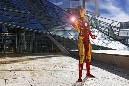 GEEK ART: She-Hulk & Iron Man Bodypainting