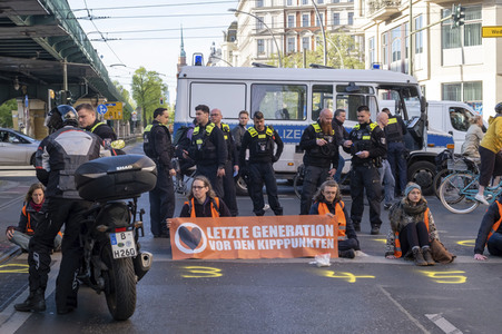 Protest der Klimaaktivisten vom Aufstand der Letzten Generation in Berlin