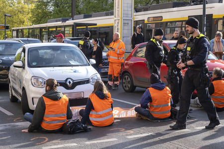 Protest der Klimaaktivisten vom Aufstand der Letzten Generation in Berlin