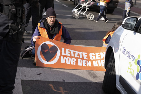 Protest der Klimaaktivisten vom Aufstand der Letzten Generation in Berlin