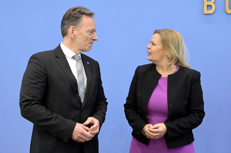 Bundespressekonferenz Fallzahlen für die Politisch Motivierte Kriminalität 2022 in Berlin