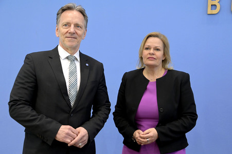 Bundespressekonferenz Fallzahlen für die Politisch Motivierte Kriminalität 2022 in Berlin