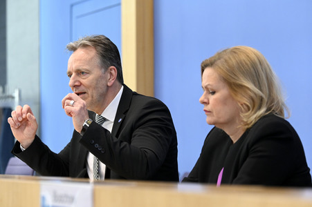 Bundespressekonferenz Fallzahlen für die Politisch Motivierte Kriminalität 2022 in Berlin