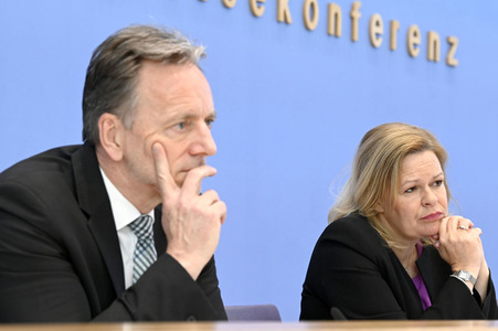 Bundespressekonferenz Fallzahlen für die Politisch Motivierte Kriminalität 2022 in Berlin