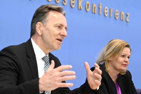 Bundespressekonferenz Fallzahlen für die Politisch Motivierte Kriminalität 2022 in Berlin