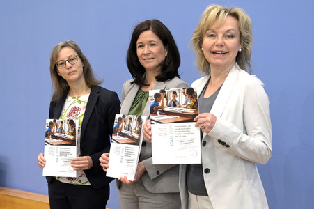 Bundespressekonferenz Veröffentlichung IGLU/PIRLS 2021 in Berlin