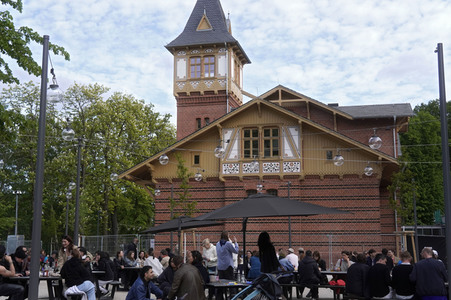 Eröffnung von Biergarten und neu gestalteter Außenanlagen des Eierhäuschens in Berlin